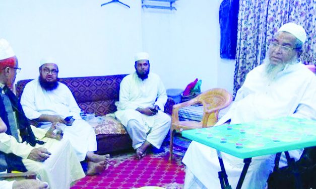 আল্লামা জুনায়েদ বাবুনগরী রহ. ও আল্লামা জুনায়েদ আল হাবীব দা.বা.-এর সাথে সৌজন্য সাক্ষাত করেন ইত্তেহাদ ট্রাভেলসের পরিচালক মুহাম্মদ নূরে আলম সিদ্দিকী সাহেব