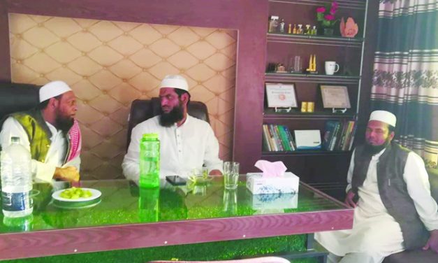 ইত্তেহাদ ট্রাভেলস-এর হেড অফিসে উপস্থিত হন  আল্লামা মামুনুল হক দা.বা.