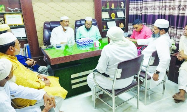 কেরানীগঞ্জ কালিন্দী ইউনিয়নের চেয়ারম্যান জনাব মুজাম্মেল হকসহ বিশিষ্ট ব্যাক্তিবর্গগন ইত্তেহাদ ট্রাভেলন অফিসে পরিদর্শন করেন